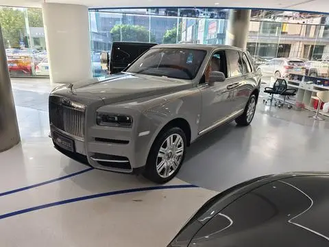 Rolls Royce Cullinan 2024
