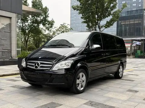 Mercedes-Benz 唯雅诺 2013