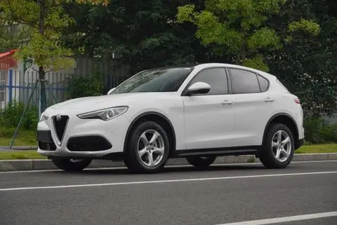 Alfa Romeo Stelvio斯坦维 2017