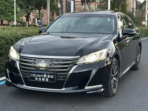 Toyota Crown 2018