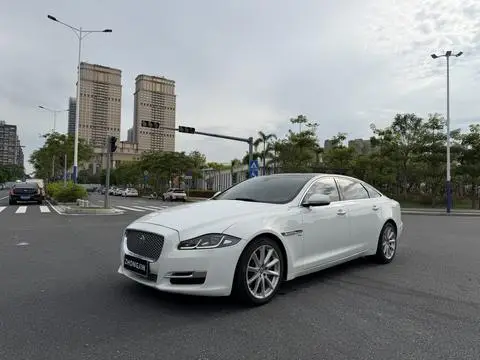 Jaguar XJ 2016