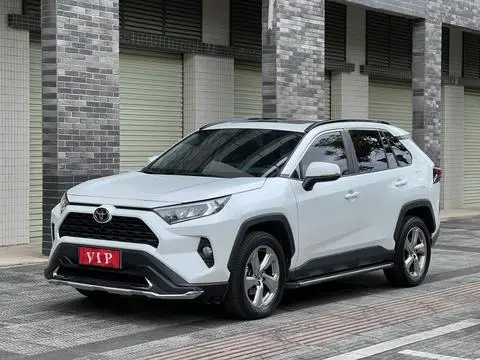 Toyota RAV4 2022 — фото 1