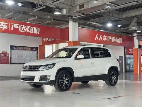 Volkswagen Tiguan 2015 — фото 1