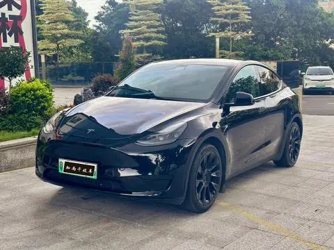 Tesla Model Y 2022 — фото 1