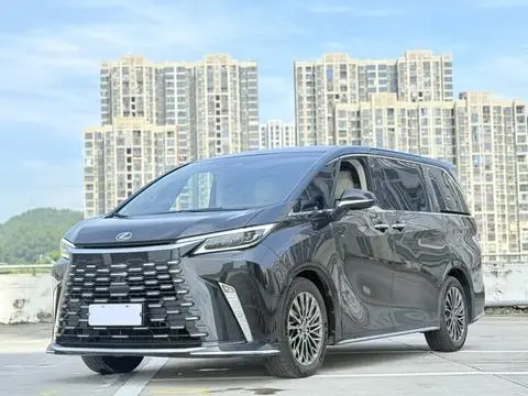 Lexus LM 2026