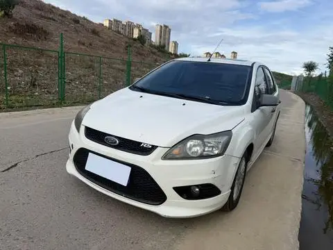 Ford Focus 2013 — фото 1