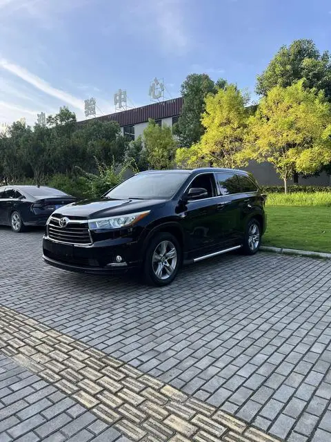 Toyota Highlander 2015 — фото 1