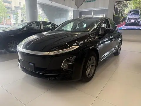 Hongqi E-QM5 2025