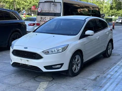 Ford Focus 2017 — фото 1