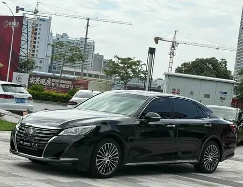 Toyota Crown 2018