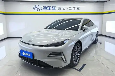 Geely 星耀8 PHEV 2025