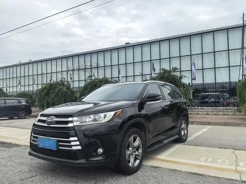 Toyota Highlander 2018 — фото 1