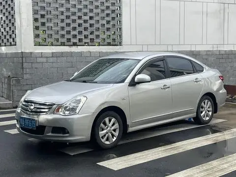 Nissan 轩逸 2012