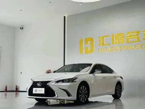 Lexus ES 2022