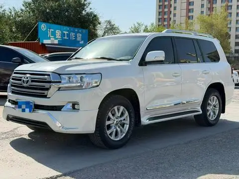 Toyota Land Cruiser 2017 — фото 1