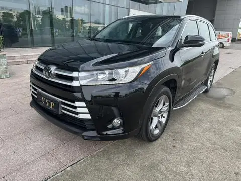 Toyota Highlander 2018 — фото 1