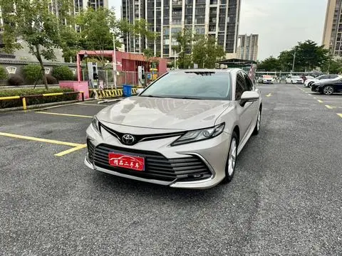 Toyota Camry 2021 — фото 1
