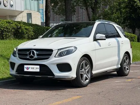 Mercedes-Benz GLE 2015 — фото 1