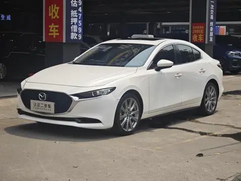 Mazda 3 Axela 2021 — фото 1