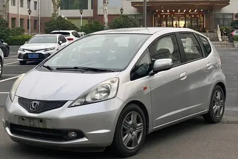 Honda Fit 2008 — фото 1