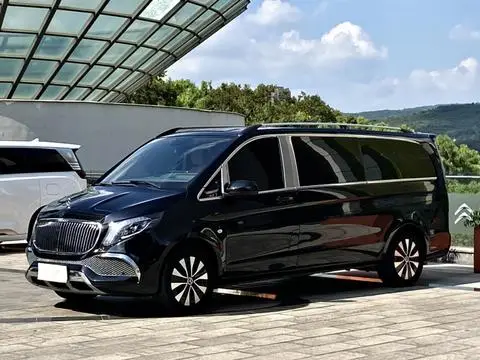 Mercedes-Benz 威霆 2023 — фото 1