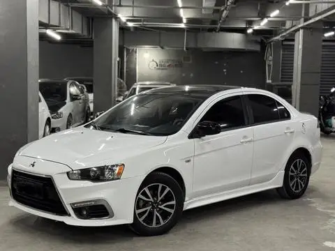 Mitsubishi 翼神 2016