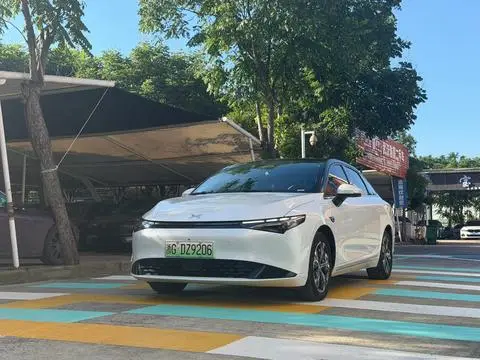 XPeng 小鹏P5 2024