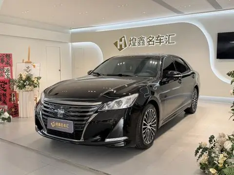 Toyota Crown 2018