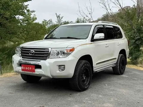 Toyota 兰德酷路泽 2015 — фото 1