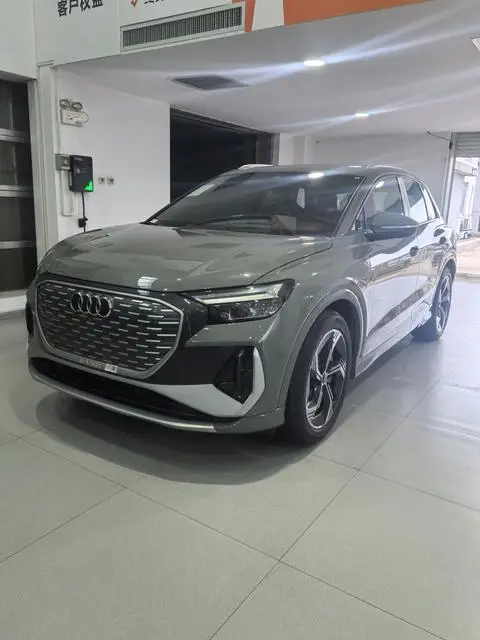 Audi Q4 e-tron 2024
