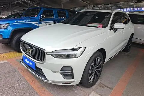 Volvo XC60 2023 — фото 1