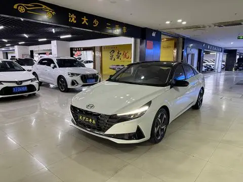 Hyundai Elantra 2022 — фото 1