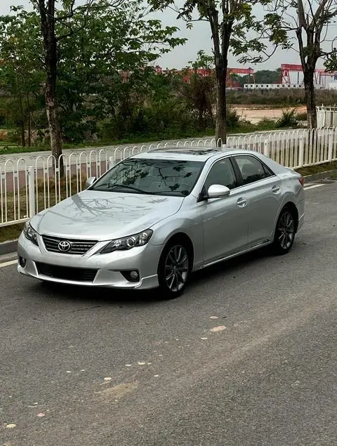 Toyota Reiz 2013