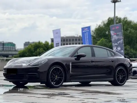 Porsche Panamera 2019 — фото 1