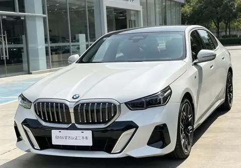 BMW 5 Series 2025