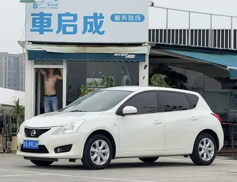 Nissan 骐达TIIDA 2011