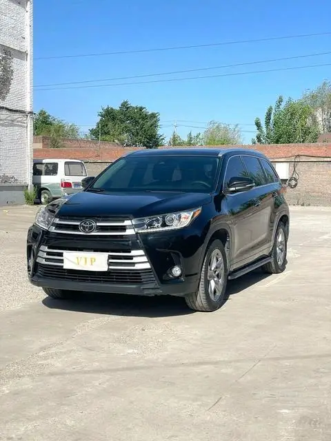 Toyota Highlander 2018 — фото 1