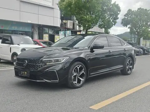 Volkswagen Passat 2023