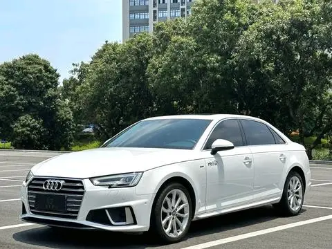 Audi A4L 2019 — фото 1