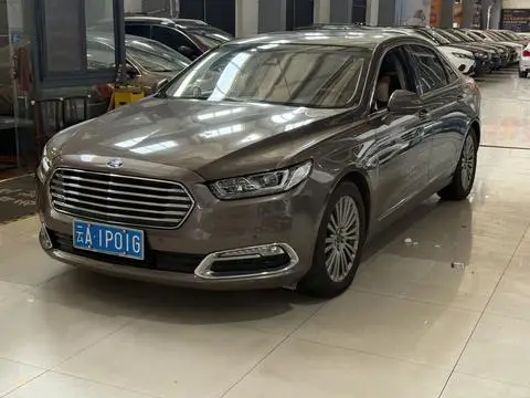 Ford 金牛座 2015