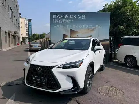 Lexus NX 2025