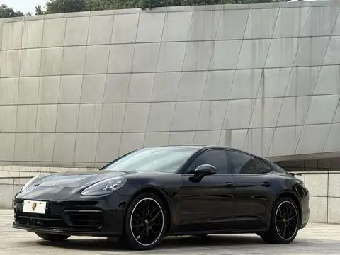 Porsche Panamera 2023