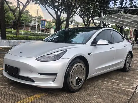Tesla Model 3 2022 — фото 1
