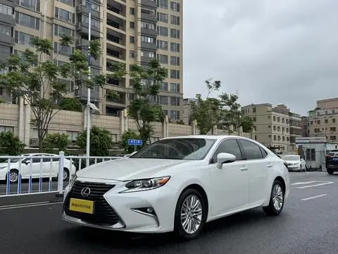 Lexus ES 2015