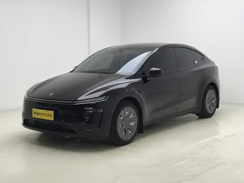 Tesla Model Y L 2026