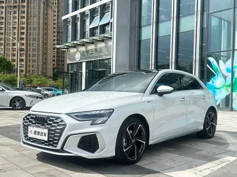 Audi A3 2023 — фото 1