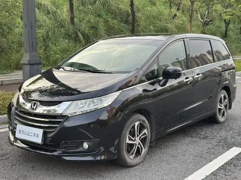 Honda 奥德赛 2015 — фото 1