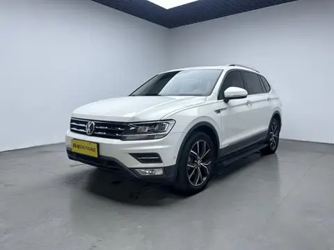 Volkswagen Tiguan L 2020 — фото 1