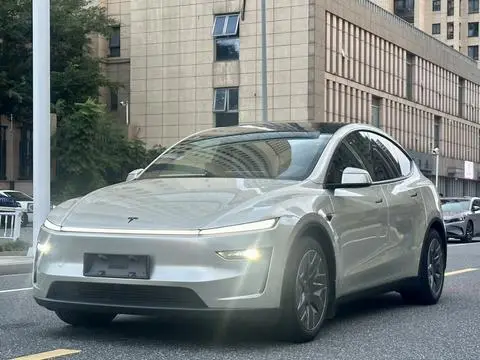 Tesla Model Y L 2025