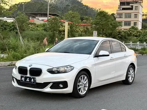 BMW 1 Series 2018 — фото 1
